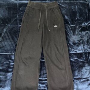 ALO Yoga Black Straight Leg Pants